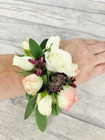 Pretty Rose Wrist Corsage Mother of Bride