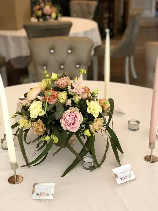 Wedding Table Centrepiece in Nude Flowers