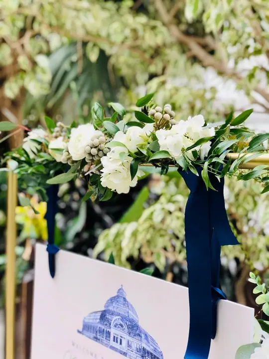 White and Grey Flowers for Wedding Table Plan