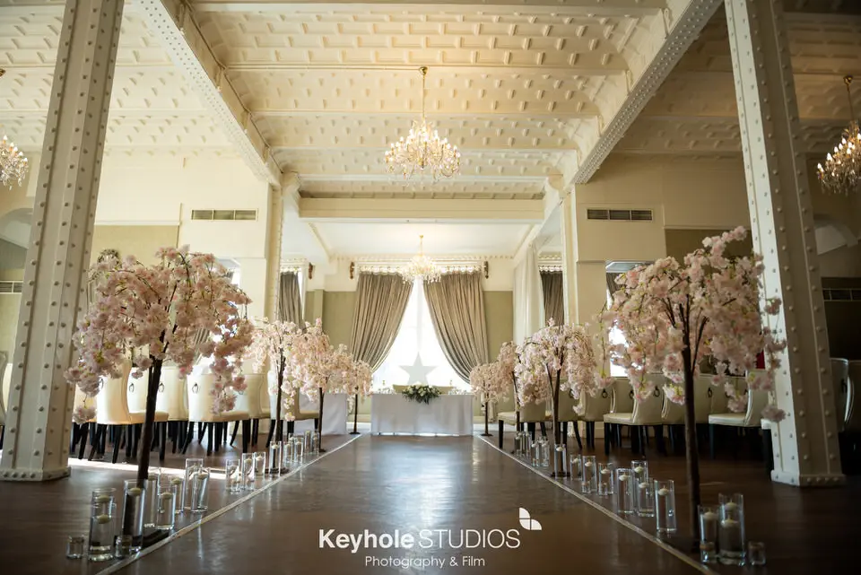 Professional Wedding Photo by Keyhole Studio 0