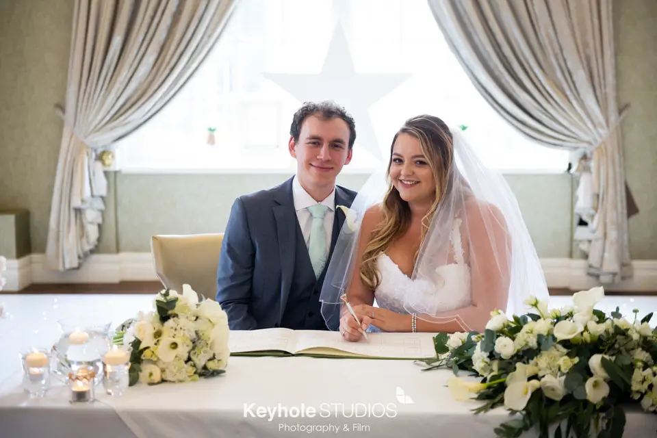 Professional Wedding Photo by Keyhole Studio 4