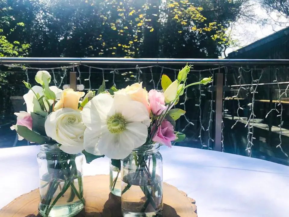Spring Wedding Flowers at Allerton Manor