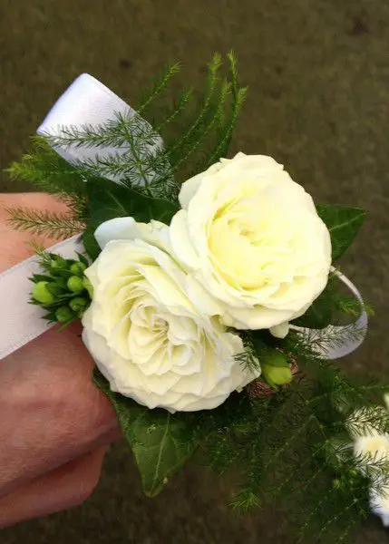 Childs wrist Corsage of Spray Roses