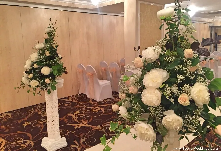 Wedding Cemermony Large Arrangements With Roses and Peonies