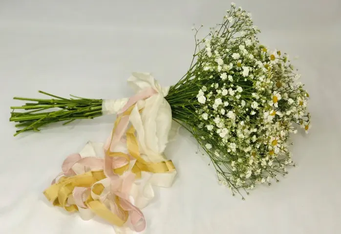 Natural Gypsophila and Daisy Bride Bouquet
