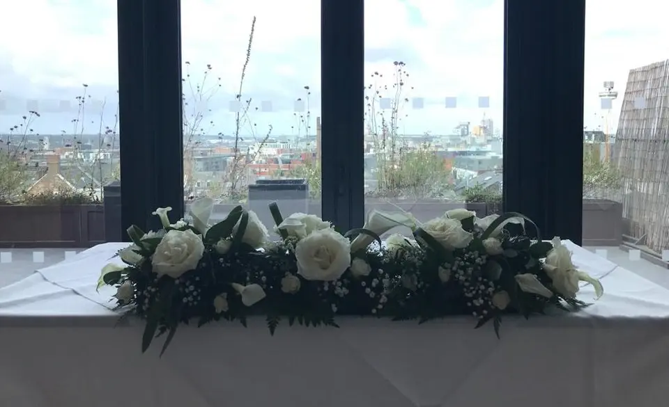 Top Table Flowers in White