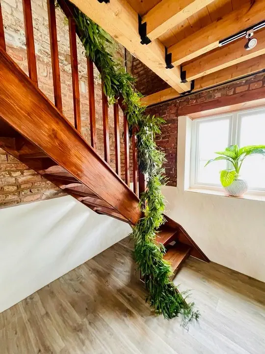 Stair Decoration at Yew Tree Barn