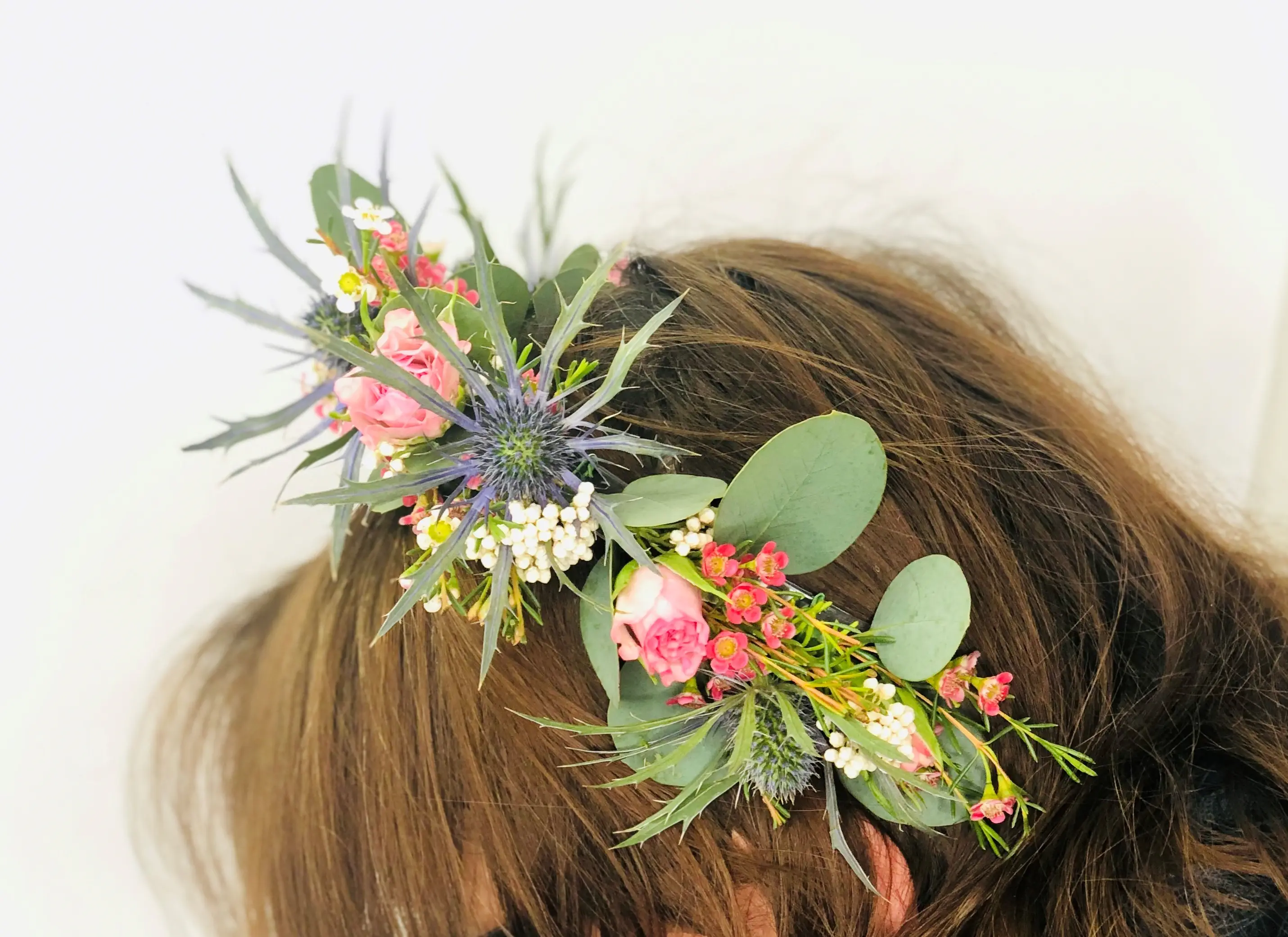 Fresh and Pretty Bridal Headband Using Wildflowers and Eucalyptus