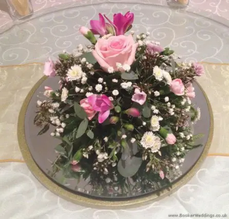 Pink and White Mirror Table Centrepiece