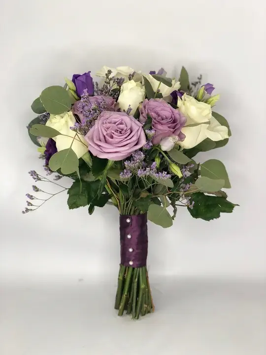 Pretty Brides Bouquet with Lilac Roses