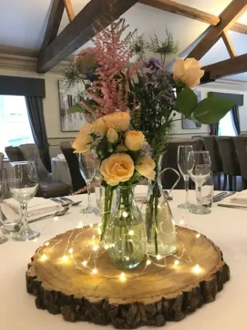 Pastel Wedding Flowers at Allerton Manor5