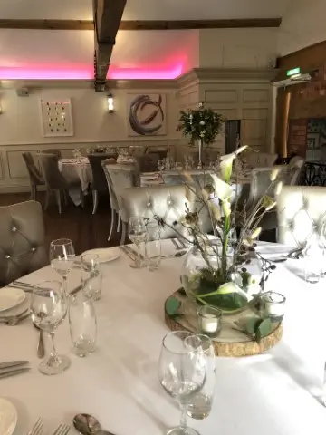 Rustic Wedding Flowers at Allerton Manor11