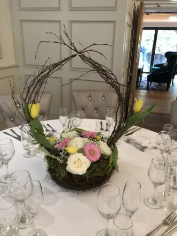 Spring Wedding Flowers at Allerton Manor7