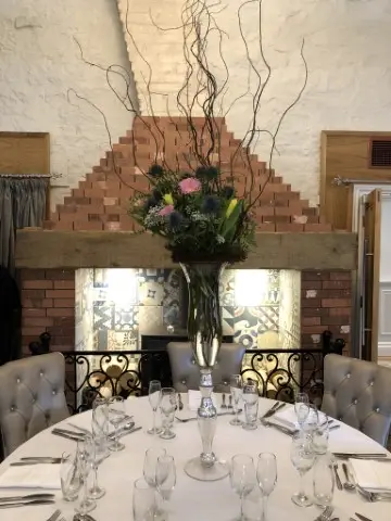 Spring Wedding Flowers at Allerton Manor8