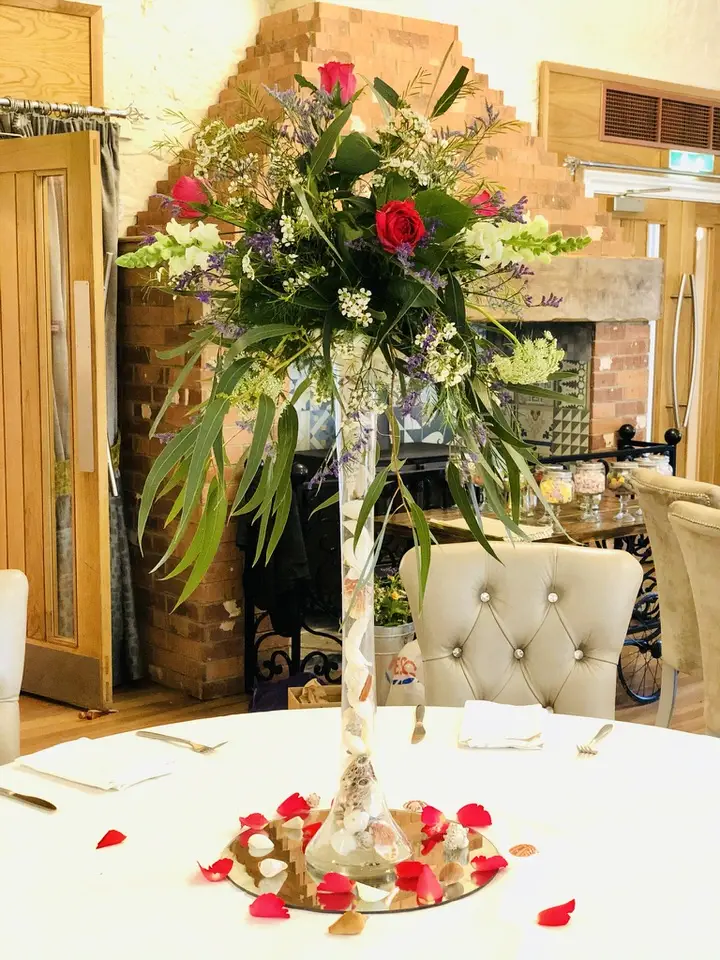 Spring Wedding Flowers at Allerton Manor10