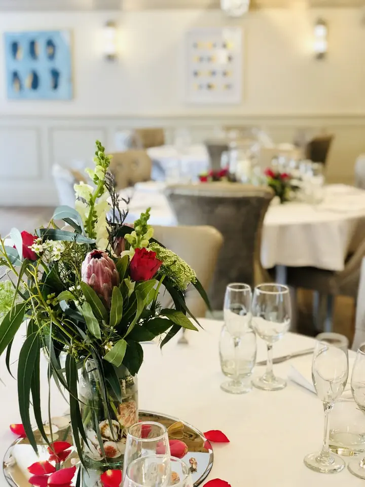 Spring Wedding Flowers at Allerton Manor13