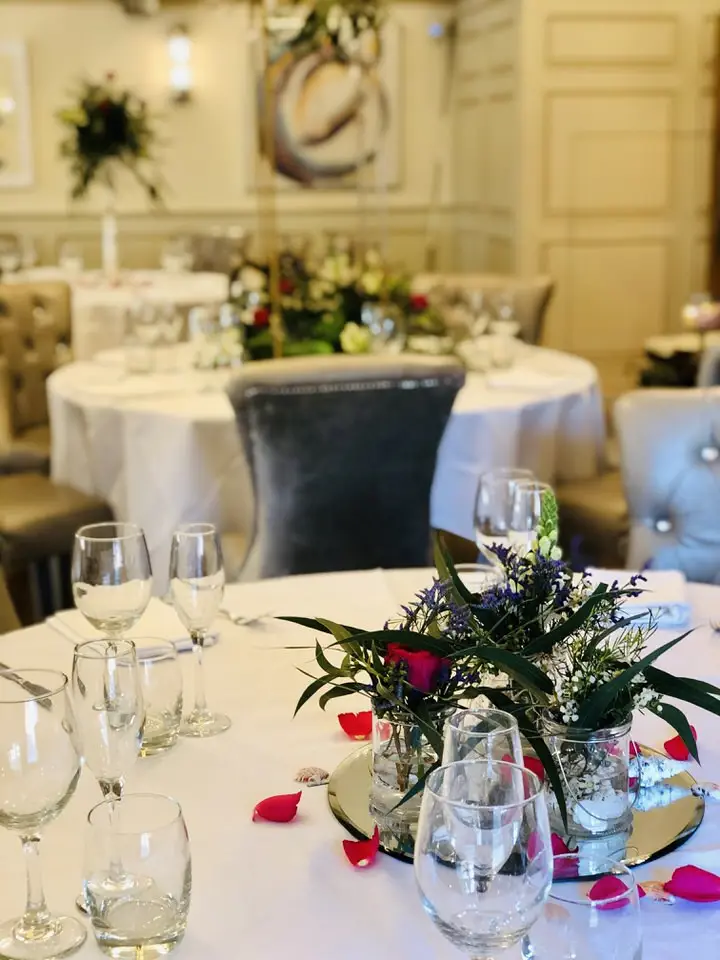 Spring Wedding Flowers at Allerton Manor14