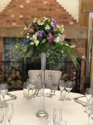 Summer Wedding Flowers at Allerton Manor5