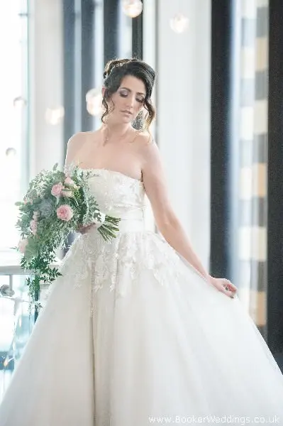 Wedding photo shoot at Hilton Hotel Liverpool, featuring flowers from Booker Weddings, Liverpool Florists21